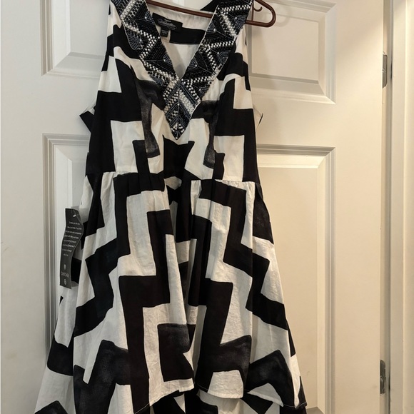 Bebe Dress - Picture 4 of 5